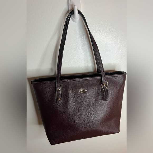 Coach F22967 Zip Top City Tote in Crossgrain Leather - Picture 1 of 6